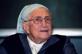 Read more about the article The Nun Who Chose Cairo’s Forgotten: Sister Emmanuelle (1908–2008)